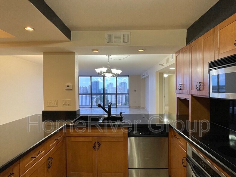 Building Photo - 2413 Bayshore Blvd