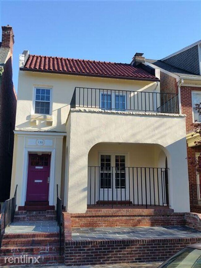 Primary Photo - 139 S Colonial Ave