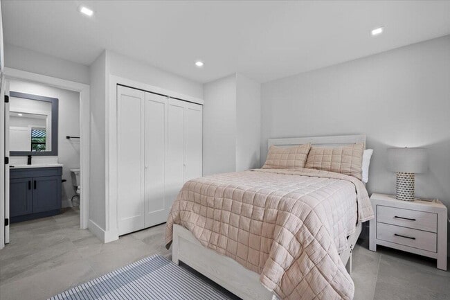 Building Photo - 13849 Deer Creek Dr