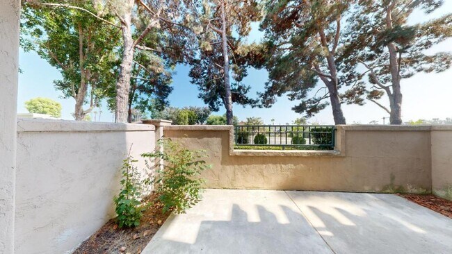 Building Photo - 7254 Shoreline Dr