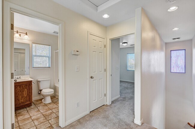 Building Photo - 9065 Diamond Bridge Ave