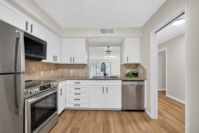 Building Photo - 6547 Bayou Glen Rd