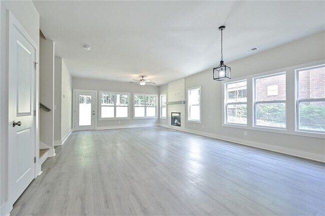 Building Photo - 2704 Allyn Way NW