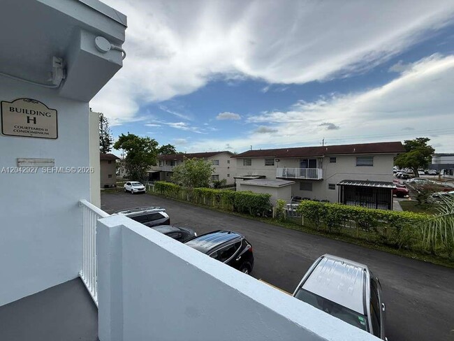Building Photo - 1255 W 49th Pl