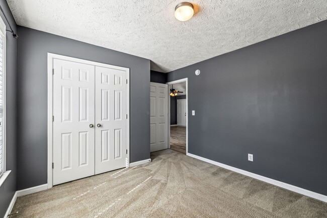 Building Photo - Upperglade Ct