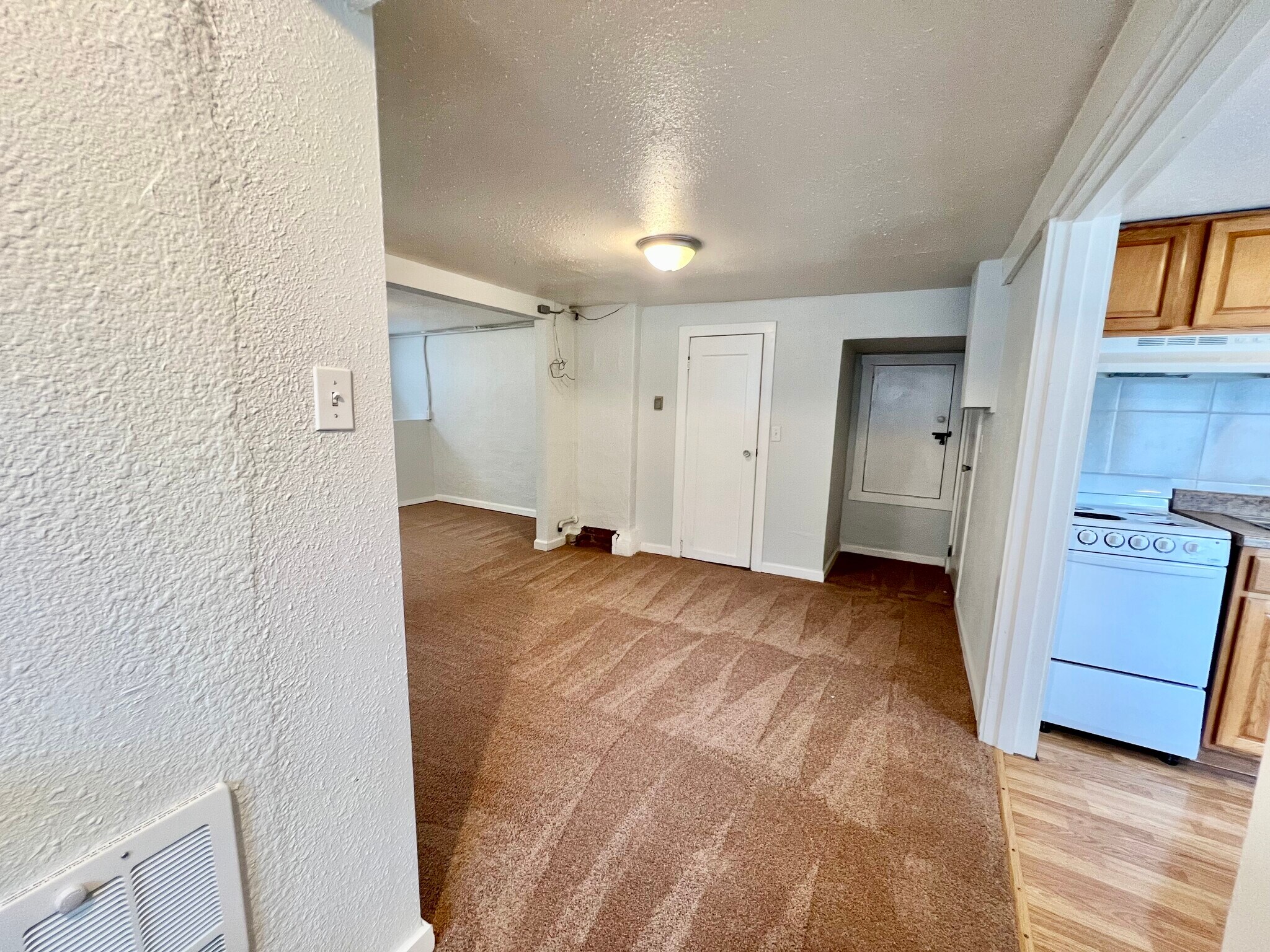 Building Photo - 414 E Mercer St