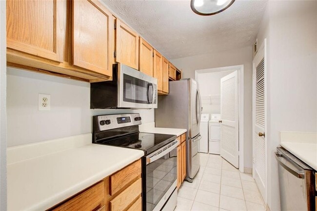 Building Photo - 805 Tuxworth Cir
