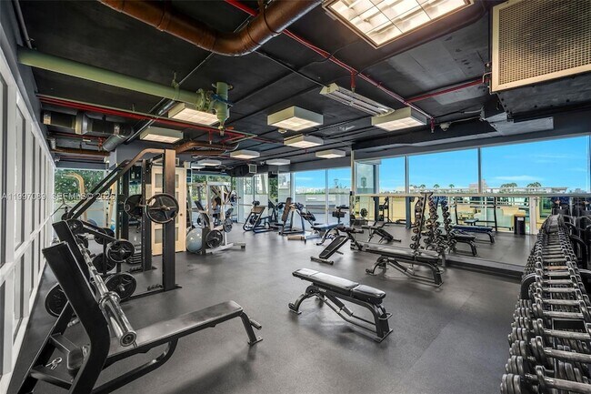 Building Photo - 650 West Ave