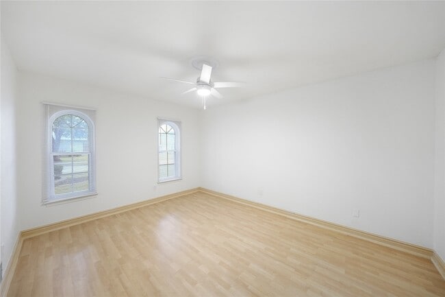 Building Photo - 3609 Brookshire Dr