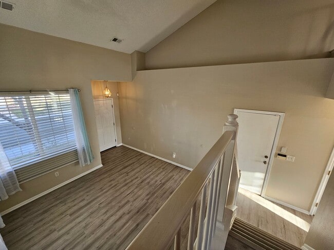 Building Photo - Charming House 3 Beds 2 1/2 Baths 2 Living...