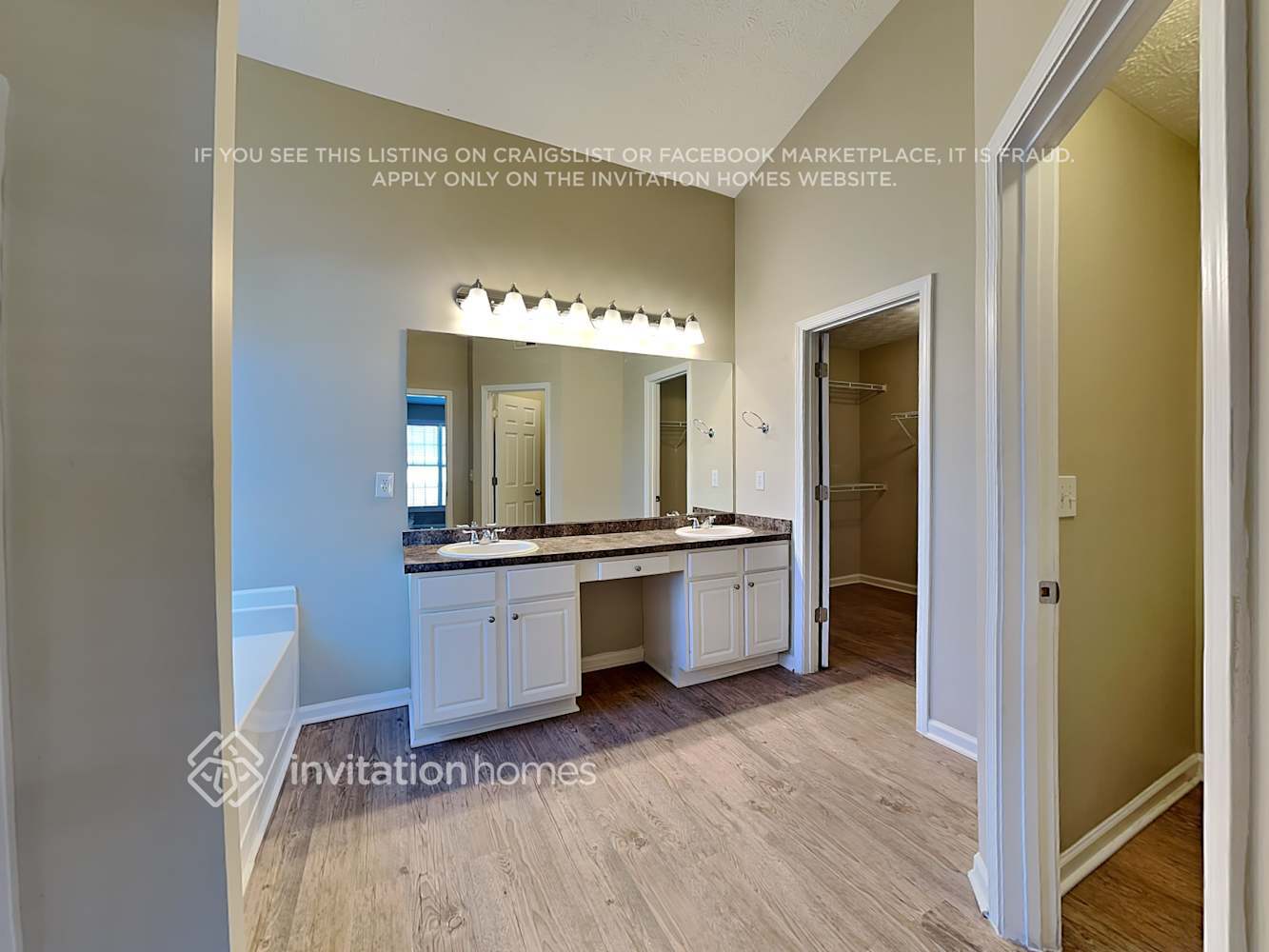 Building Photo - 1420 Great River Pkwy SE