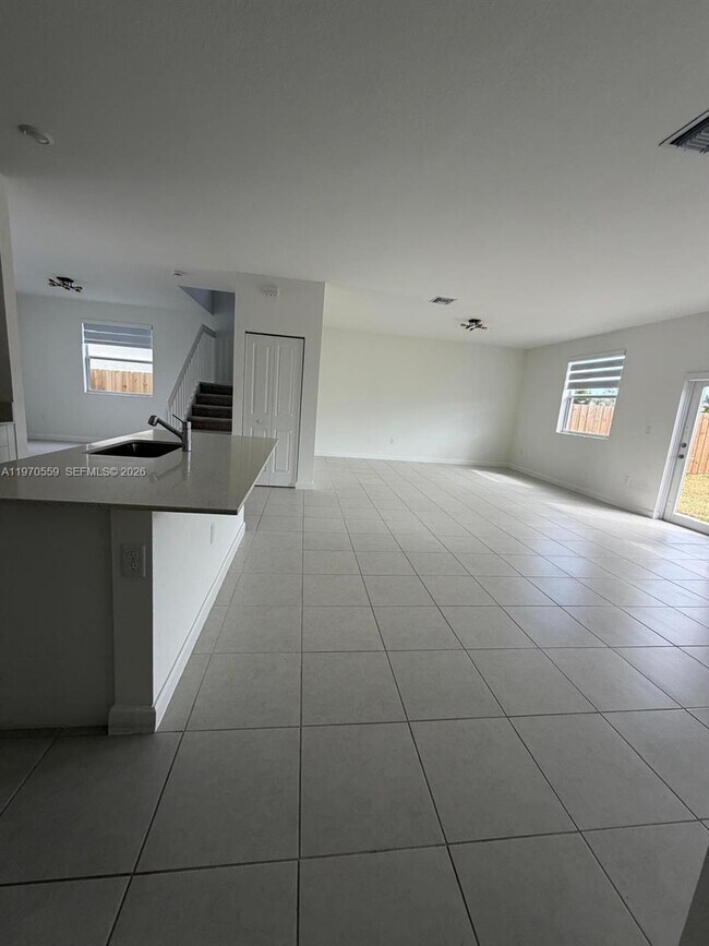 Building Photo - 2638 SE 9th St