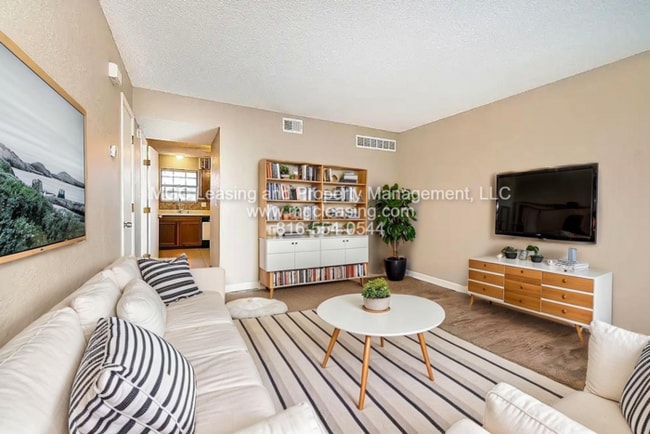 Building Photo - Millwood Townhomes - Move In and Choose Your Bonus: a Brand-New 55" TV or a $250 Amazon Gift Card...