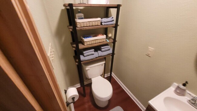 Building Photo - 526 W Main St