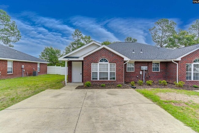 Primary Photo - 107 Hutto Hill