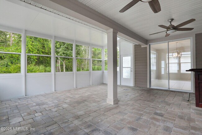 Building Photo - 277 Sandstone Dr