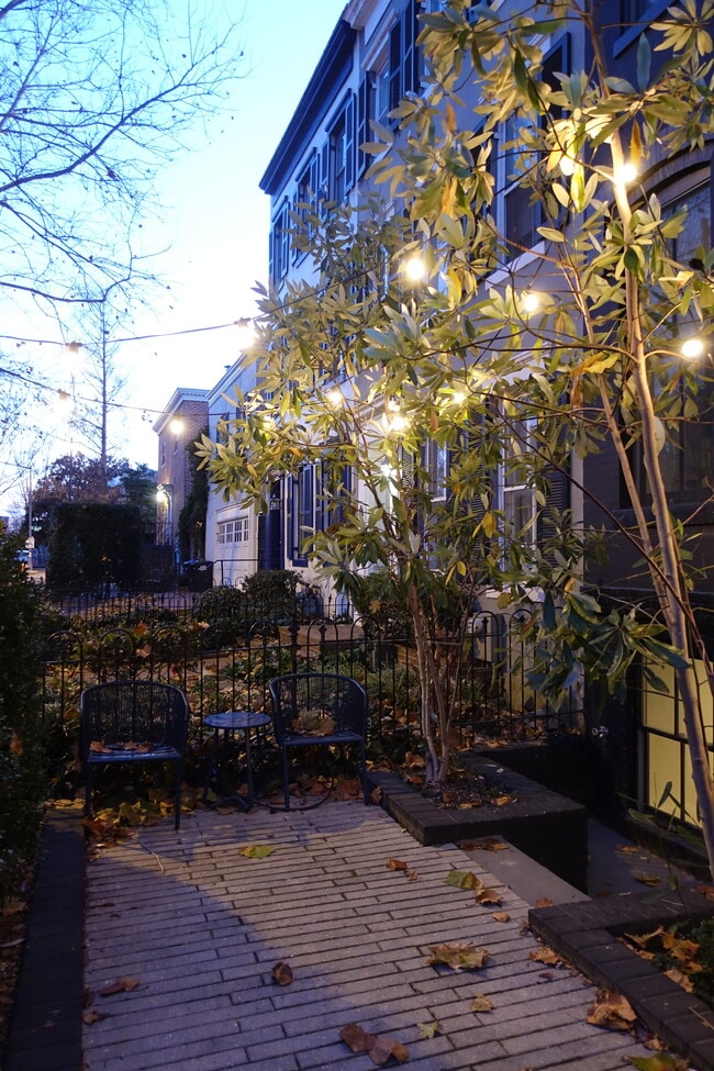 Front yard seating area - 112 4th St NE