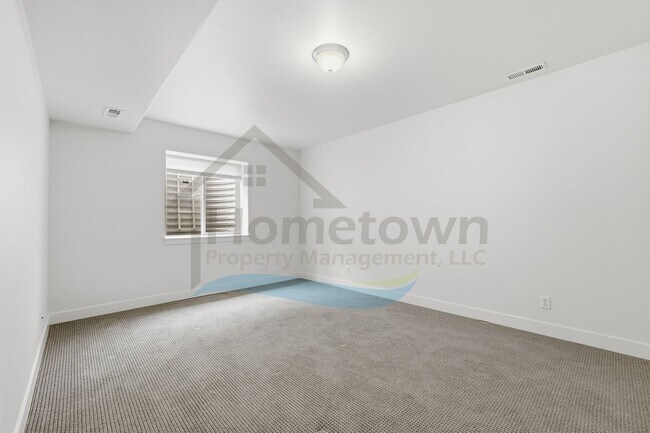 Building Photo - 5163 E Portside Ct