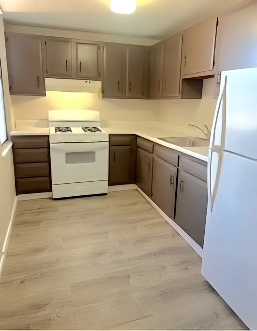 Building Photo - 321 Ella St