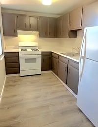 Building Photo - 321 Ella St