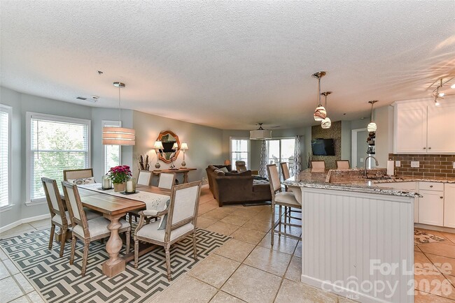 Building Photo - 18557 Vineyard Point Ln