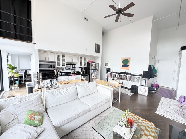 Building Photo - 2012 W St Paul Ave