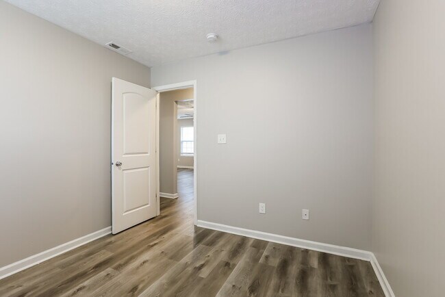 Building Photo - 11409 Cuyahoga Dr