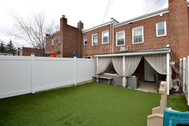 Building Photo - 174-06 Jewel Ave