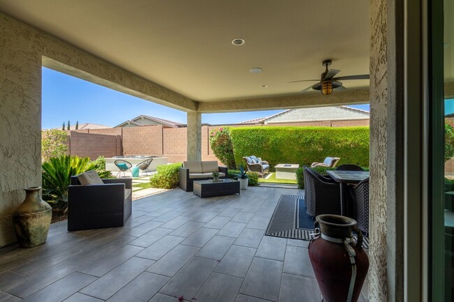 Building Photo - Spacious 4BR House in Goodyear