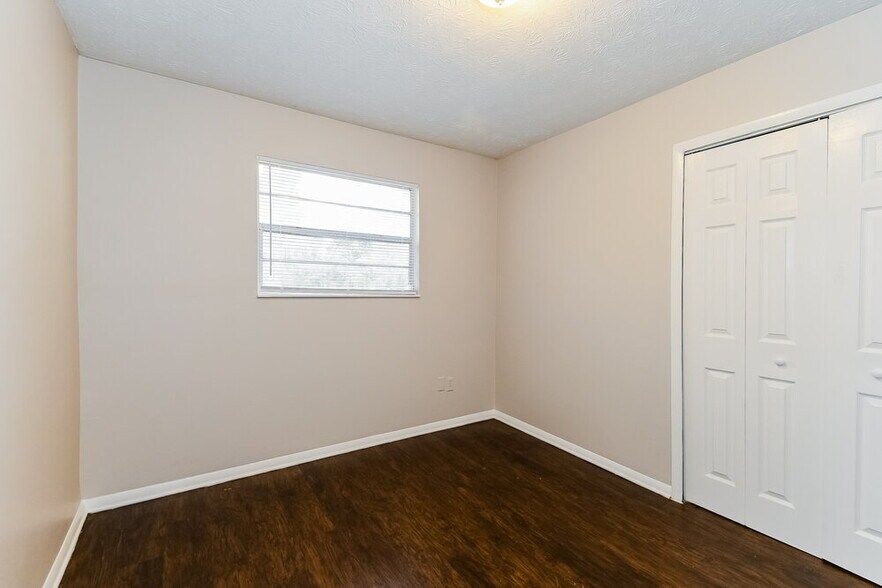 Building Photo - 7269 Sharbeth Dr S