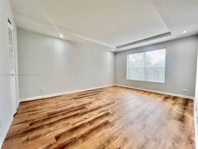 Building Photo - 8450 Lagos De Campo Blvd