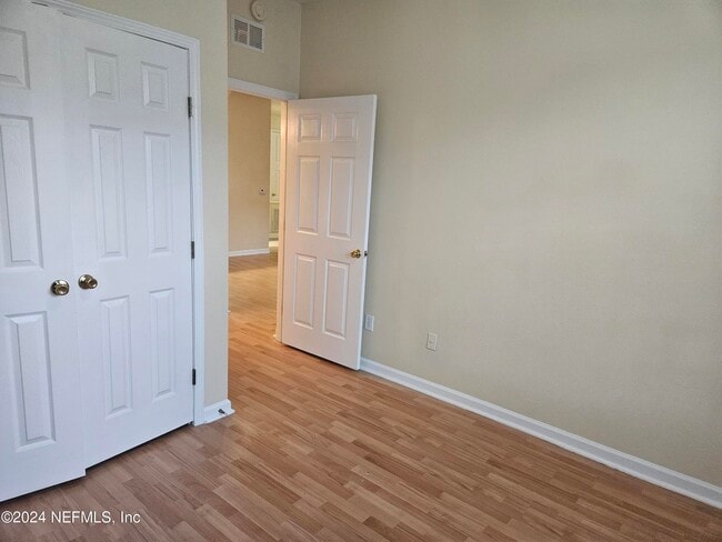 Building Photo - 7801 Point Meadows Dr