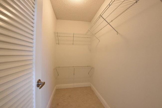 Building Photo - 127 Burgundy B