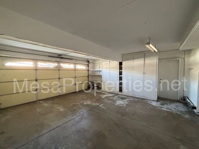 Building Photo - 15572 Ficus St