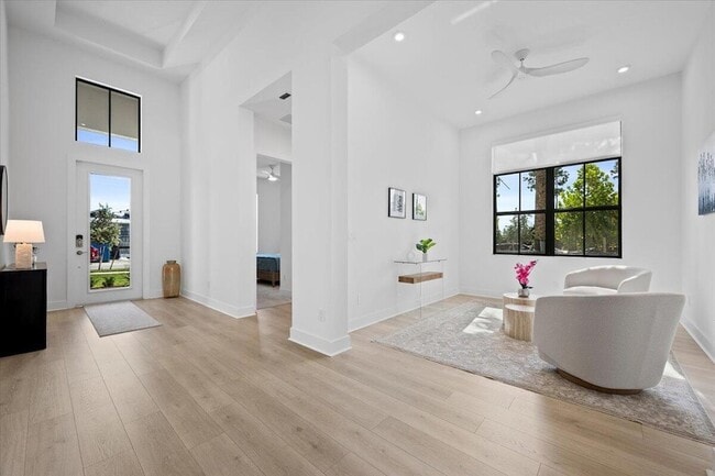 Building Photo - 13621 Le Christine Dr