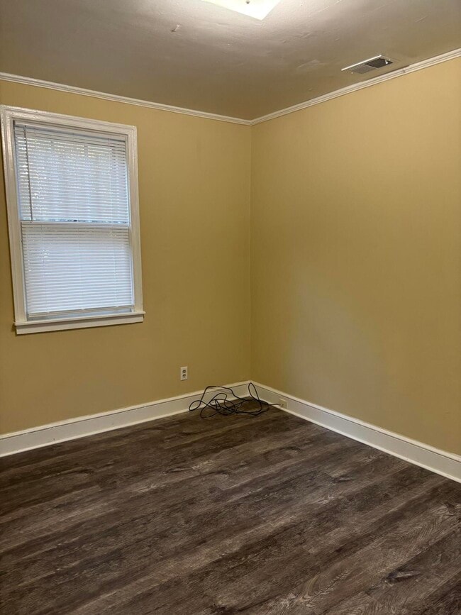 Building Photo - 901 Miller Rd