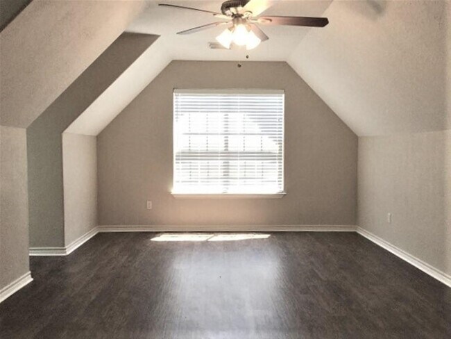 Building Photo - 7111 Nickaburr Creek Dr