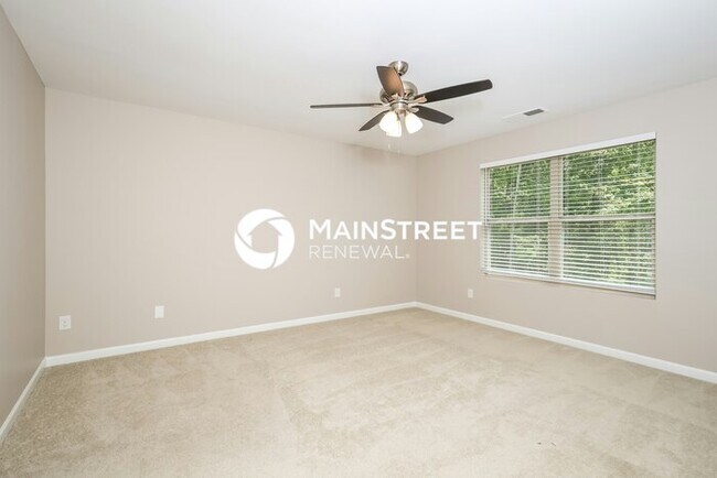 Building Photo - 4 Bedroom Pet-Friendly Home in Locust Grove, GA with Main Street Renewal
