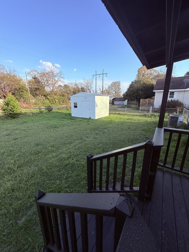 Building Photo - 724 McArthur Blvd