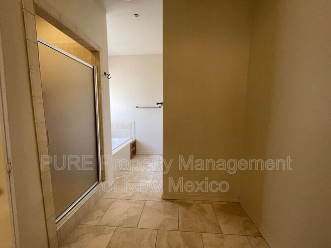 Building Photo - 3900 205 N Butler Ave