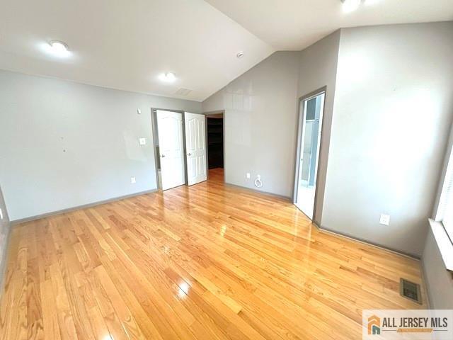 Building Photo - 1905 Dahlia Cir