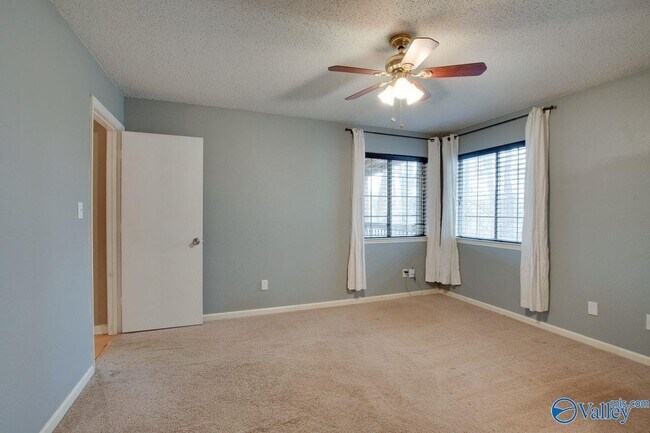 Building Photo - 143 Rebecca Pines Dr