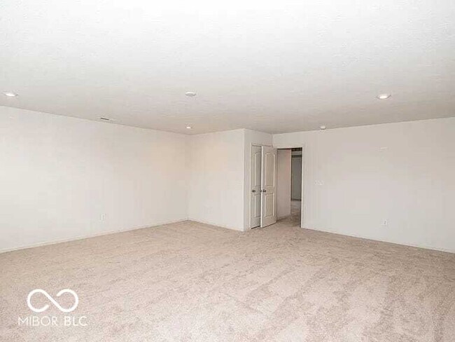 Building Photo - 5403 Veranda Dr