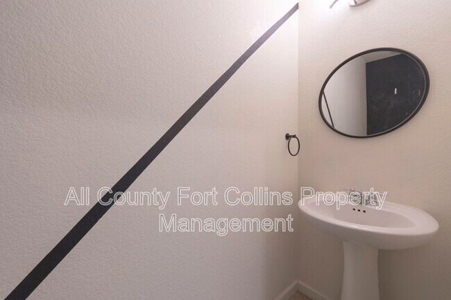 Building Photo - 2635 Osprey Wy
