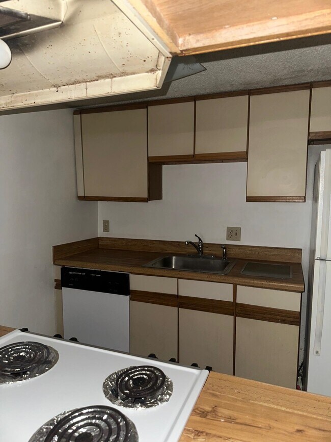 Building Photo - 2276 Sandpiper St