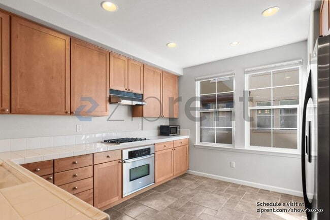 Building Photo - 482 Tristania Terrace