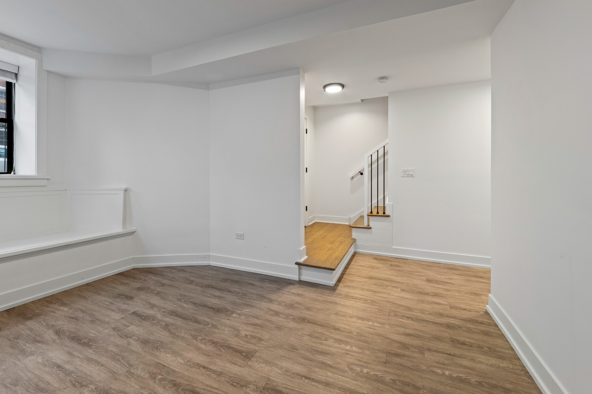 Building Photo - 3517 N Reta Ave