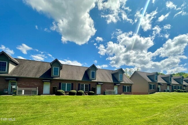 Building Photo - 2108 Pleasant View Dr