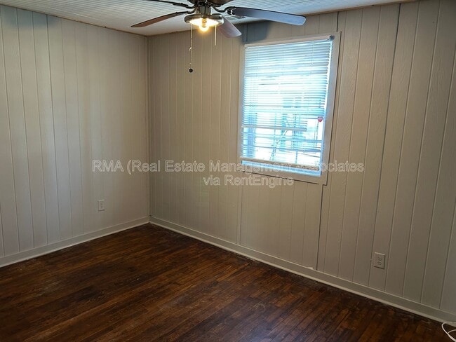 Building Photo - 740 E Chappell St