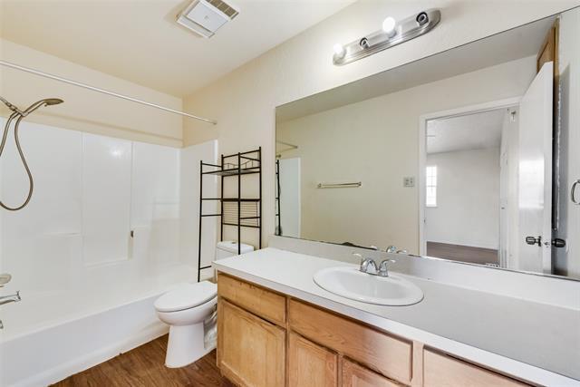 Building Photo - 619 Race St